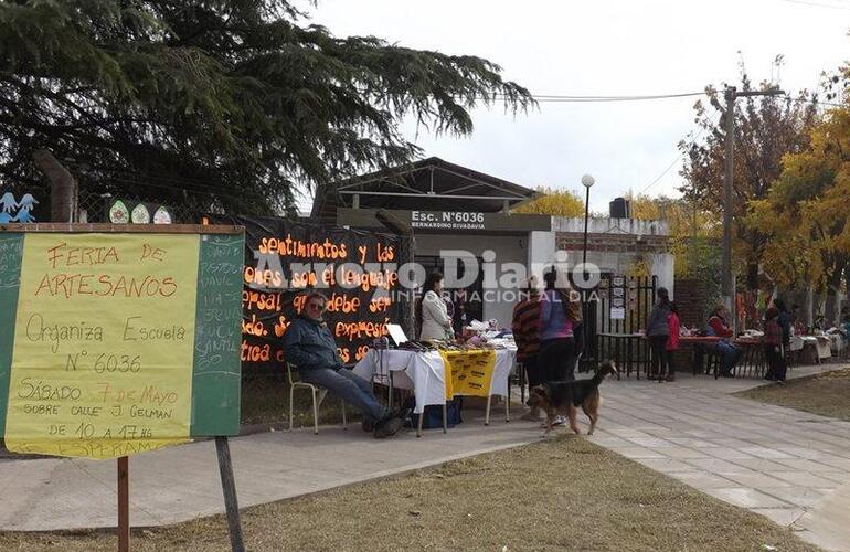 Los artesanos llegaron también desde otras localidades sumándose a esta primera feria.