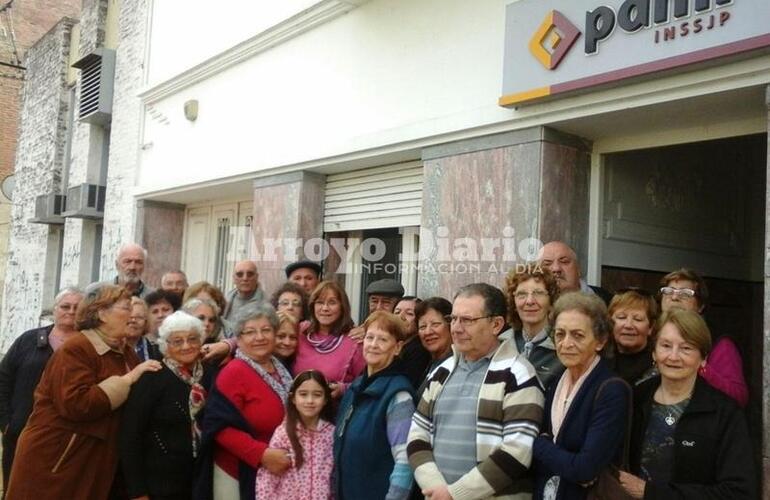 Imagen de Emotiva despedida: El último día de María Cristina Álvarez en PAMI Arroyo Seco