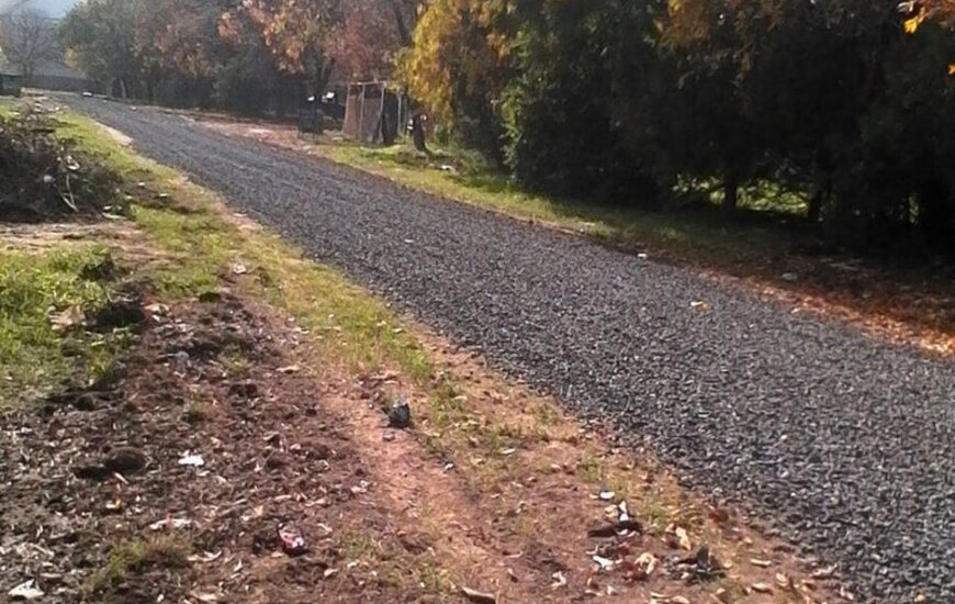 En camino. Los arreglos y escoriado reci&eacute;n se iniciaron pero el objetivo del municipio es hacer lo mismo en otras calles intransitables. Foto: Enviada por vecina