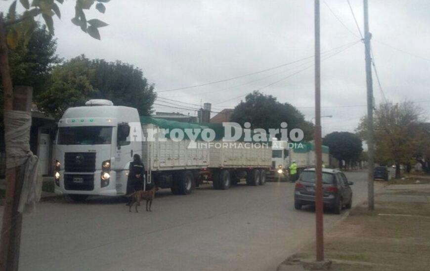 El problema de siempre. Los camiones que ingresan a la ciudad destruyen las calles de Arroyo Seco