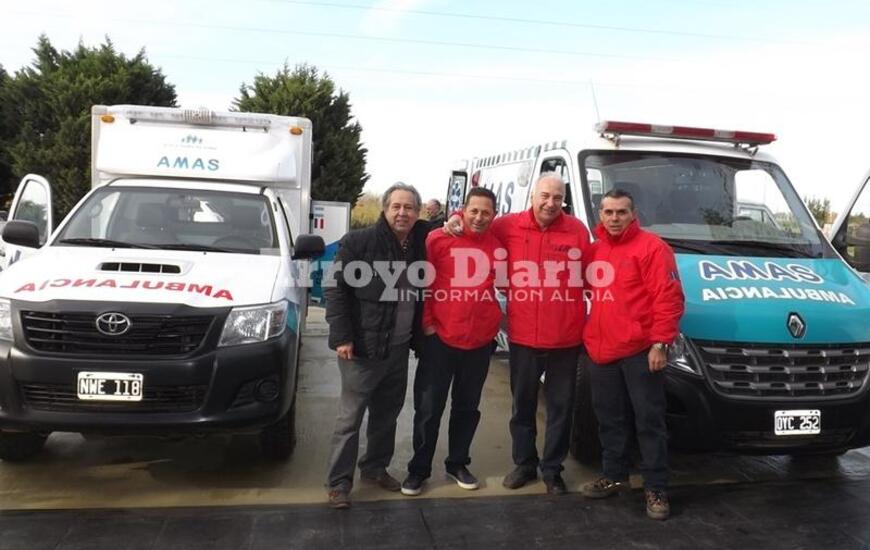 Hay equipo. El Dr. Jos&eacute; Luis Murina junto a algunos de los integrantes del equipo de AMAS.
