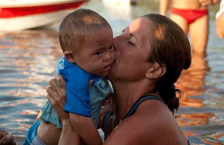 Imagen de "Abrazos de agua", se presenta nuevamente en Rosario