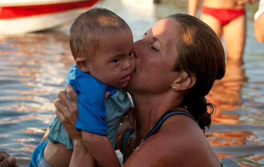 Imagen de "Abrazos de agua", se presenta nuevamente en Rosario