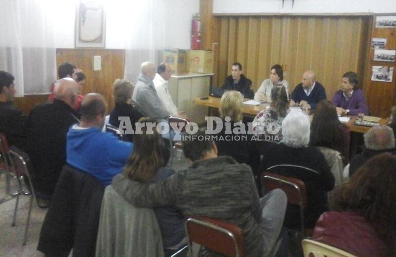 Unas 15 personas. La reunión se desarrolló en el edificio del Centro de Jubilados de Fighiera