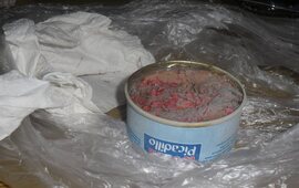 La evidencia. El veneno para ratas fue mezclado con picadillo de carne.