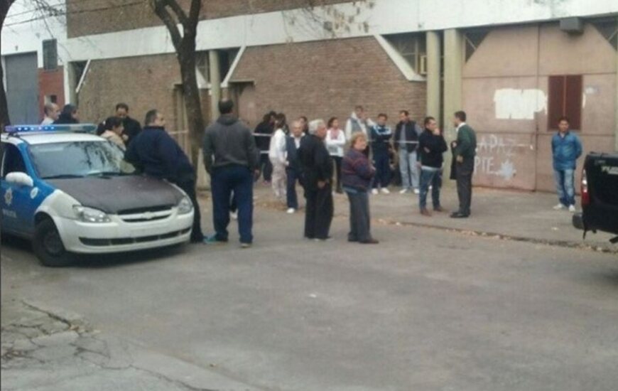 Miranda y Crespo. El asalto fatal conmocion&oacute; al barrio Cinco Esquinas. Foto. Rosario3.com