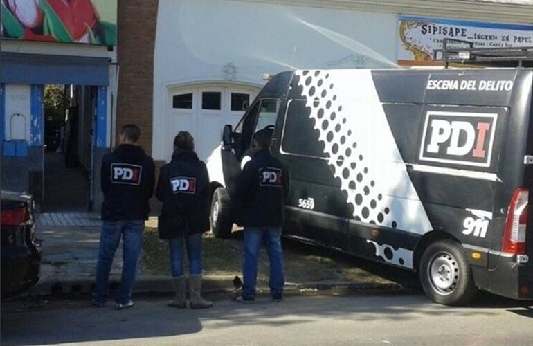 Los procedimientos en la ciudad capital fueron realizados por la PDI. Foto: Rosario3.com