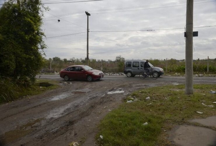 En este lugar fue asesinado el taxiste. Foto: Sebastián Meccia. La Capital