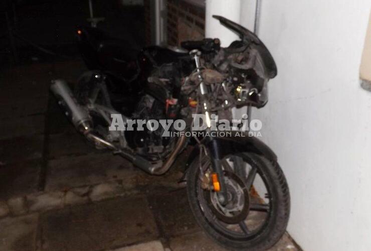 Así quedó. La moto que participó del accidente este viernes.