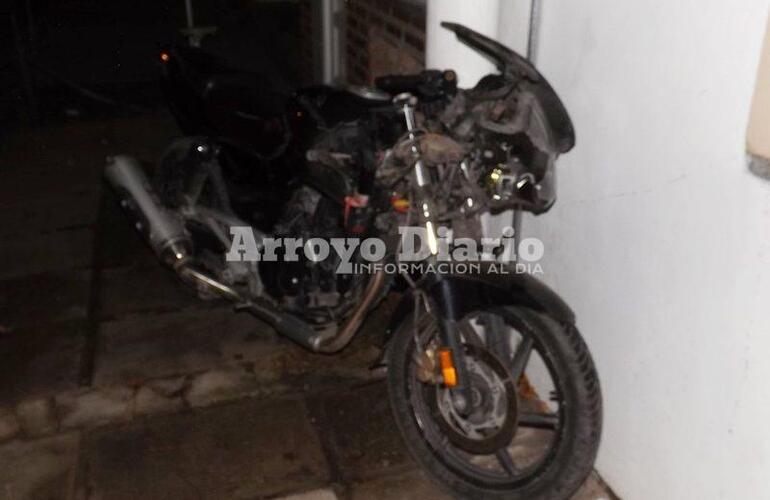 Así quedó. La moto que participó del accidente este viernes.