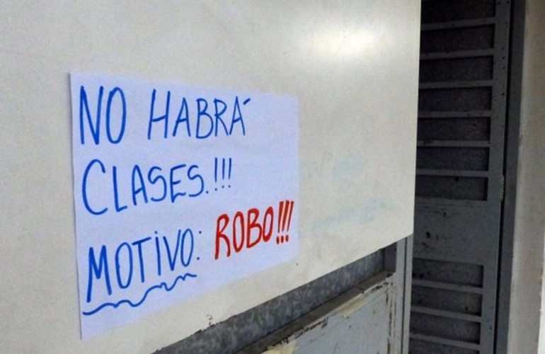 Cerrado. Las clases ayer se suspendieron para realizar reparaciones y pericias