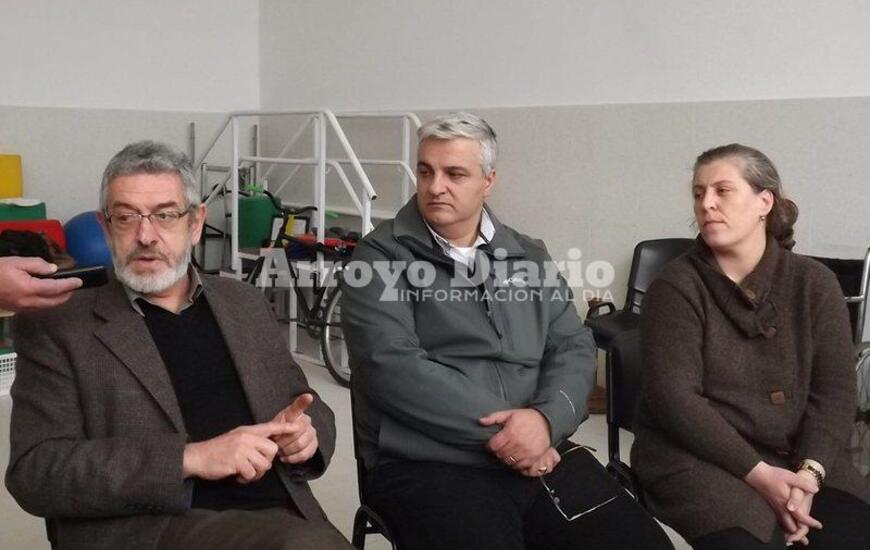 Conferencia. El Dr. Befani estuvo acompañado por el Dr. Nizar Esper y la Directora de Salud Ivanna Grennon; como así también por la Directora del Centro de Salud Diana Luca y la Secretaria de Gobierno Susana Nieri