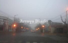 Visibilidad complicada. El centro de Arroyo Seco esta mañana.