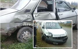 Notablemente da&ntilde;ados. As&iacute; quedaron los rodados tras el choque.