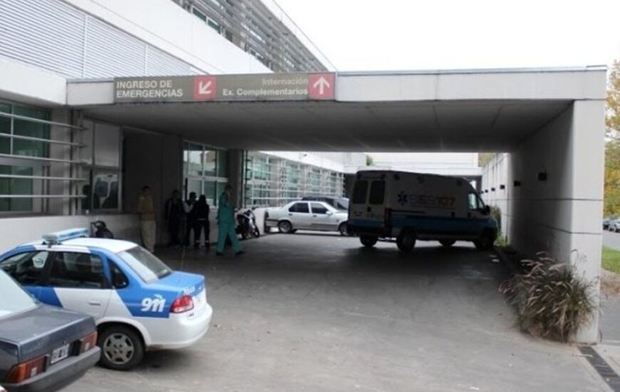 Al hospital. El herido fue llevado al Heca. Foto: Rosario3.com