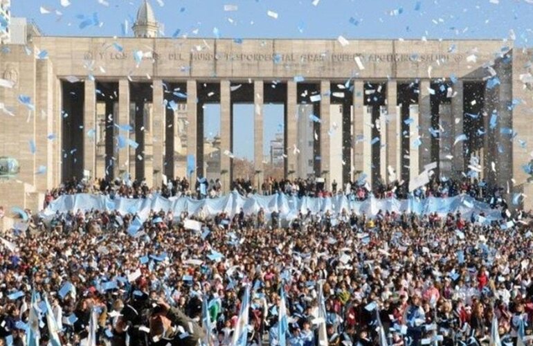 Desde el 8 de junio, 4 mil chicos por día pasarán por el Monumento.