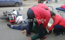 En vía pública. El inspector fue atendido en el lugar por personal de AMAS.