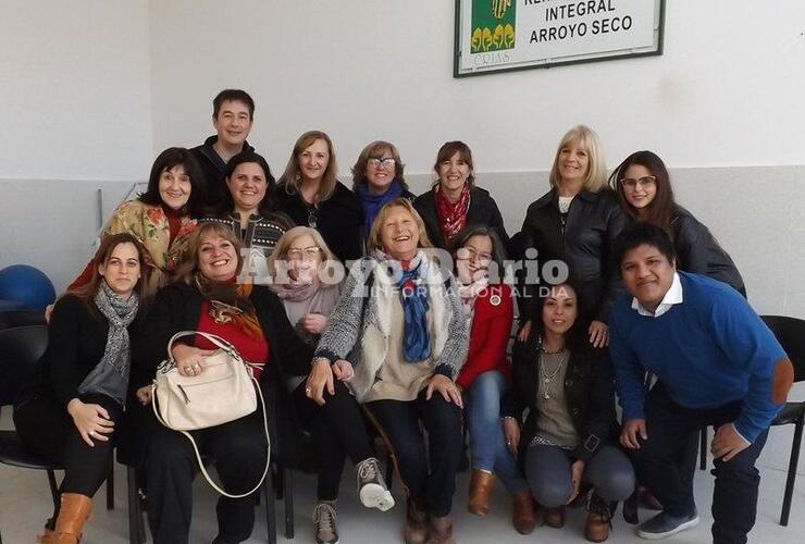 Para la foto. Así posaban los colegas de prensa junto a la comisión de CRIAS