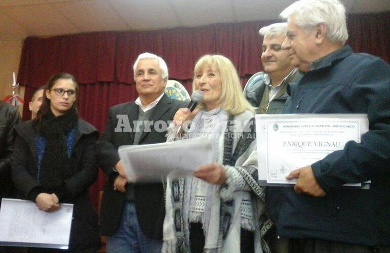 Bien merecido. Los reconocimientos por su trayectoria y loable tarea como profesionales fueron para tres grandes del periodismo local.