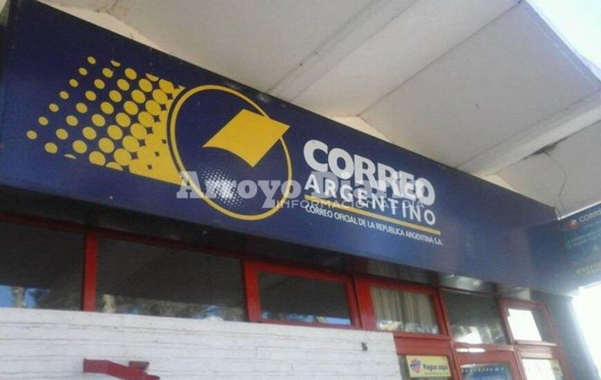 Buena actitud. Los chicos llevaron el bolso hasta la sucursal Arroyo Seco y allí lo entregaron