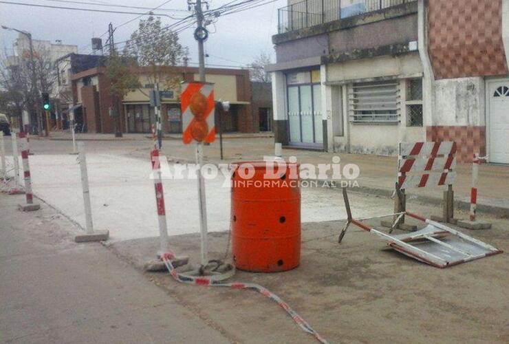 Transitar con precaución. Esta es la mayor recomendación ya que el tránsito está cortado en una sola mano y es fluído en distintos horarios del día.