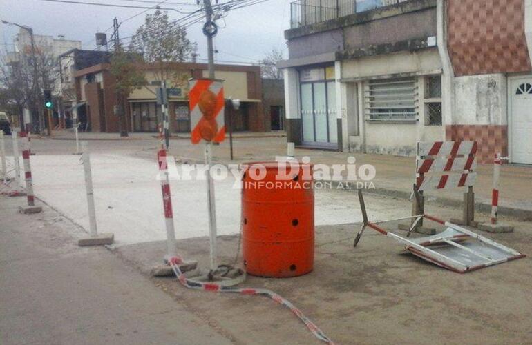 Transitar con precaución. Esta es la mayor recomendación ya que el tránsito está cortado en una sola mano y es fluído en distintos horarios del día.