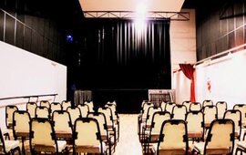 Imagen de En un teatro de Rosario entregan frazadas para no encender la calefacci&oacute;n