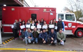 El grupo. Los egresados del curso posando contentos para la foto!.