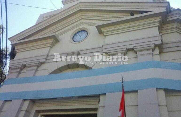 Imagen de Celeste y blanco: Se embanderó el edificio municipal