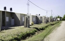 De las 45 viviendas proyectadas solo se terminaron 12, según el concejal. Foto: www.roldan.gov.ar