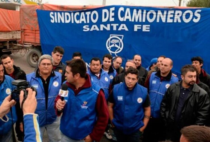 Imagen de Corte de tránsito de Camioneros entre la ruta A012 y la ruta 21