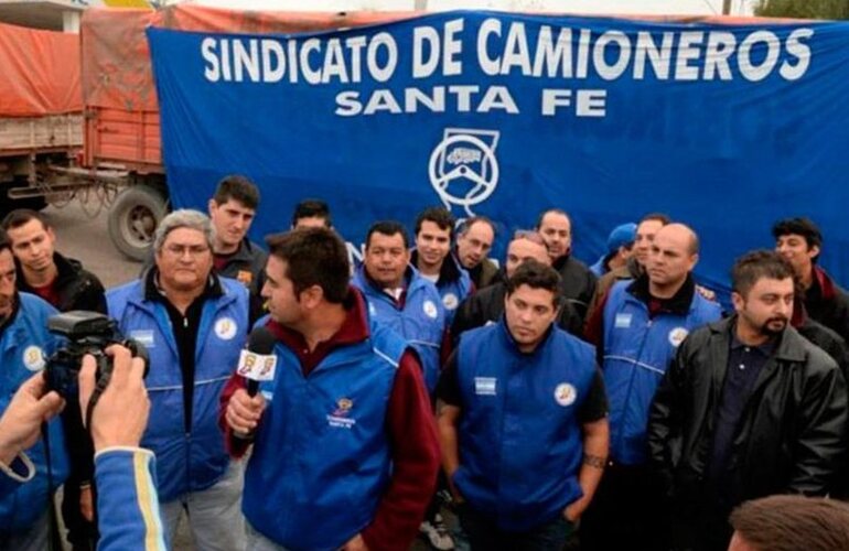 Imagen de Corte de tránsito de Camioneros entre la ruta A012 y la ruta 21