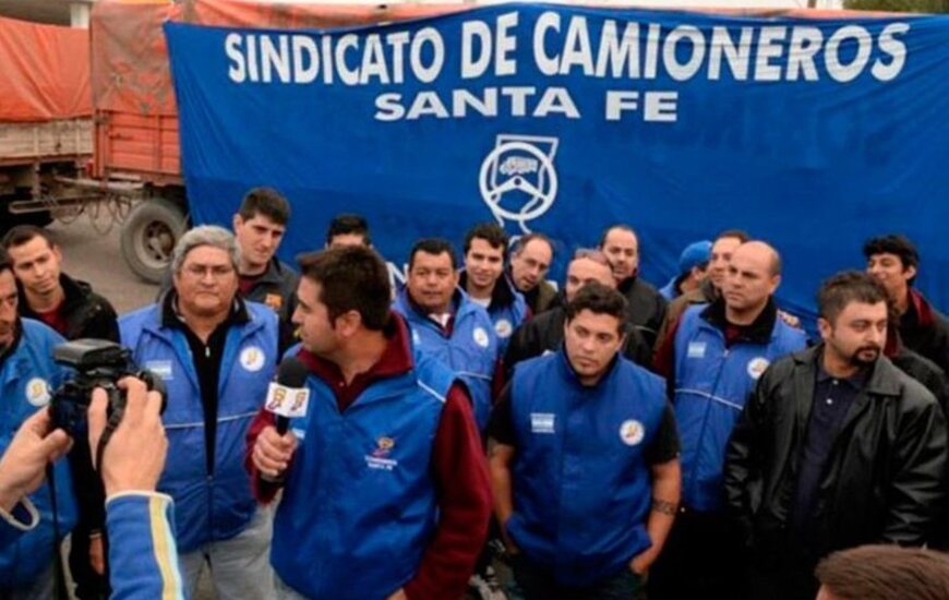 Imagen de Corte de tr&aacute;nsito de Camioneros entre la ruta A012 y la ruta 21