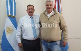 En la foto. El jefe municipal de Arroyo Seco junto al senador del departamento Rosario