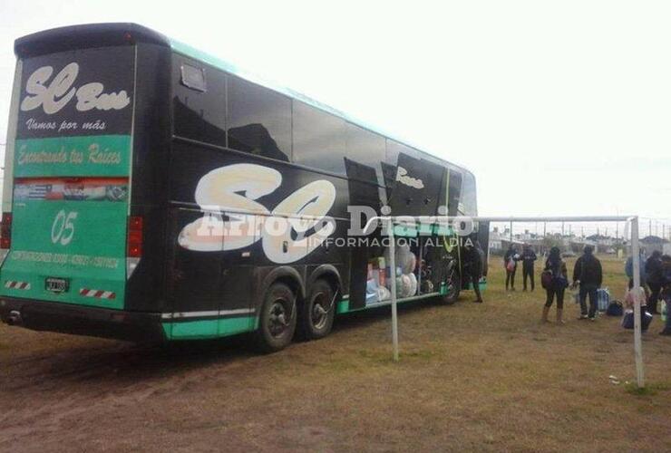 Pasajeros a bordo. El colectivo circulaba con pasajeros y se dirigía a Buenos Aires.