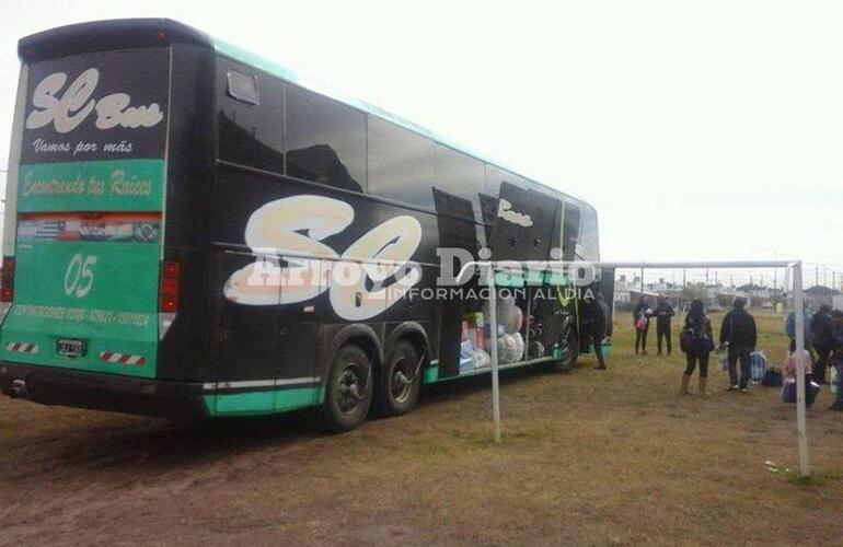 Pasajeros a bordo. El colectivo circulaba con pasajeros y se dirigía a Buenos Aires.