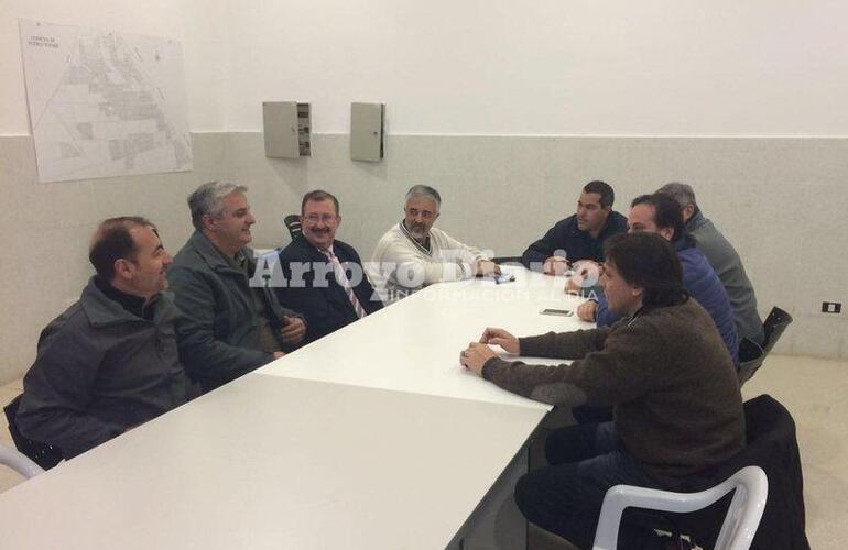 Imagen de Autoridades junto a representantes de GIRSU