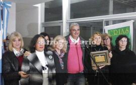 Presente. El intendente Nizar Esper entreg&oacute; una placa con motivo de estos 20 a&ntilde;os de CRIAS