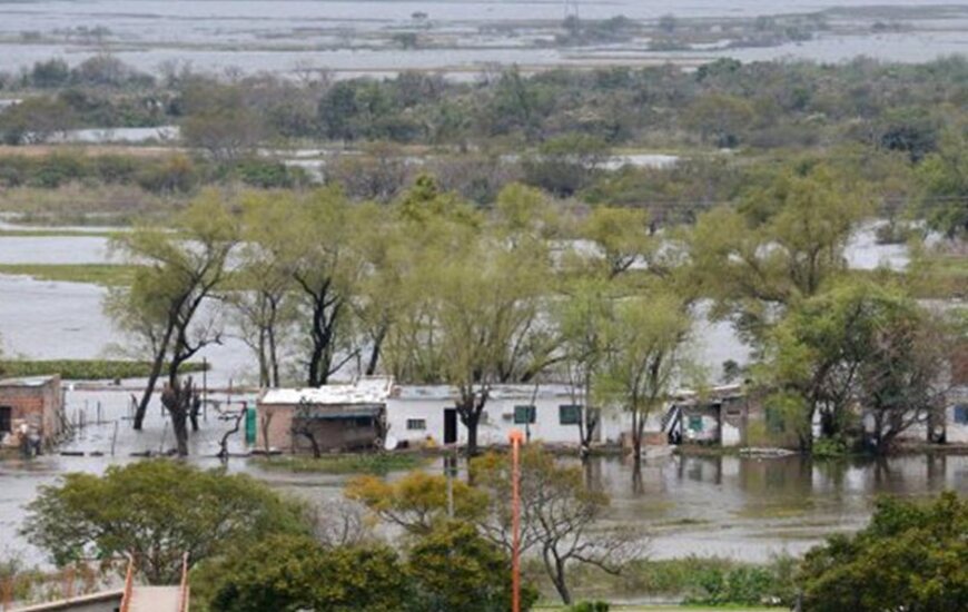 Imagen de Más de 250 personas fueron evacuadas en Santa Fe por las inundaciones