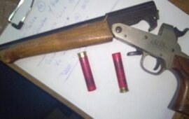 Imagen de Pueblo Esther: Dos menores de edad aprehendidos con un pistol&oacute;n