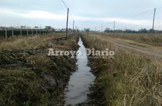 Limpio. As&iacute; qued&oacute; la zanja tras el trabajo de la retro.