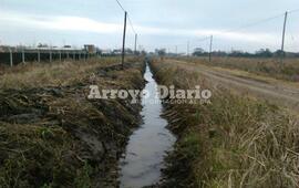 Limpio. As&iacute; qued&oacute; la zanja tras el trabajo de la retro.