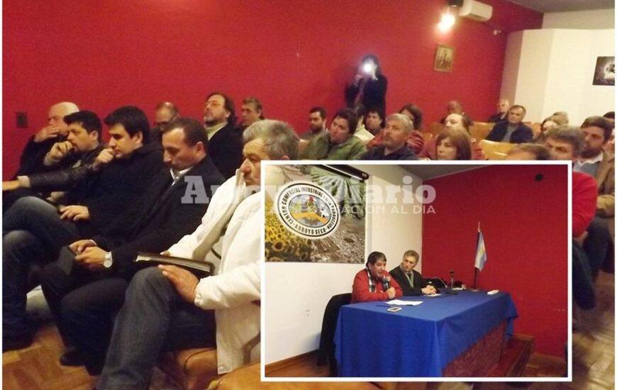 En el salón auditorio. En este espacio del Centro Comercial se realizó el encuentro.