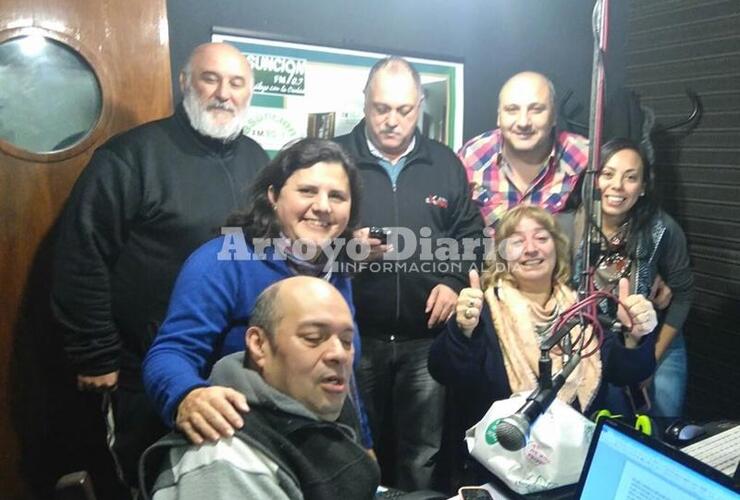 En la foto. Claudio Giancrisostemi, Sergio Stamboni, Maximiliano Pascual, Luis Godoy, Erica Trotte, Stella Maris Montecchiari y Maira Alfaro.