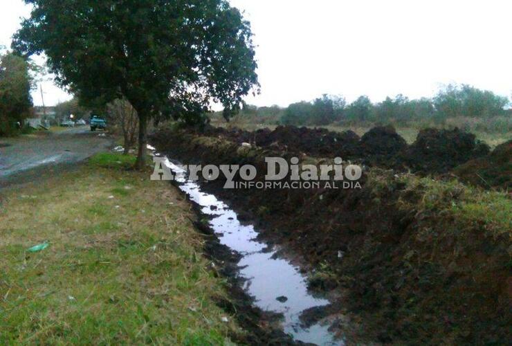 Imagen de Arrancaron: limpieza en canal Libertad