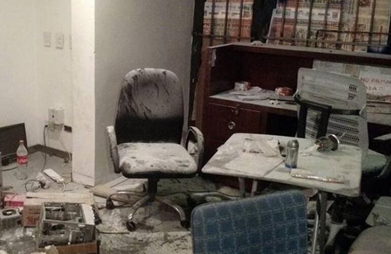 Un grupo de 20 personas ingres&oacute; a la redacci&oacute;n de forma violenta.