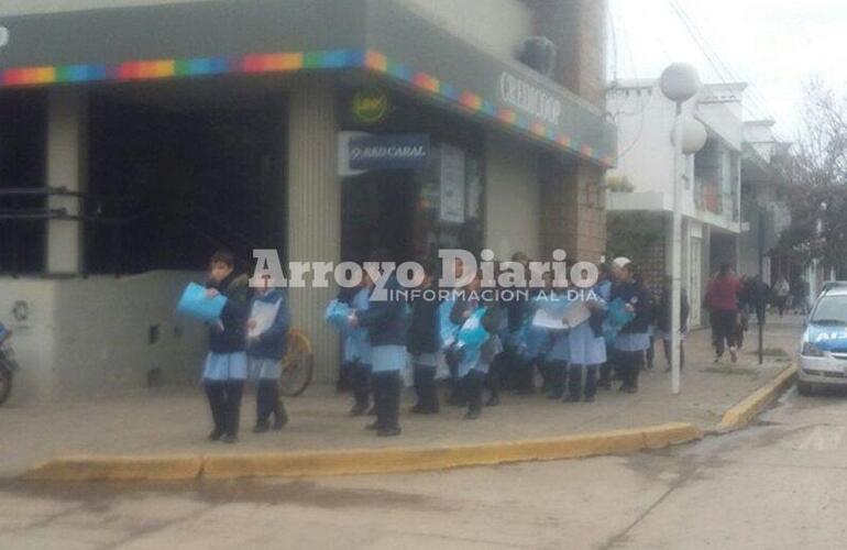 Muy entusiasmados. Los chicos recorrieron distintas calles de la ciudad disfrutando de la actividad.