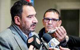 El Secretario General de FESTRAM Claudio Leoni y detr&aacute;s el Secretario General del Sindicato en Arroyo Seco, Sergio Gaudio. Foto: Facebook Municipales SF