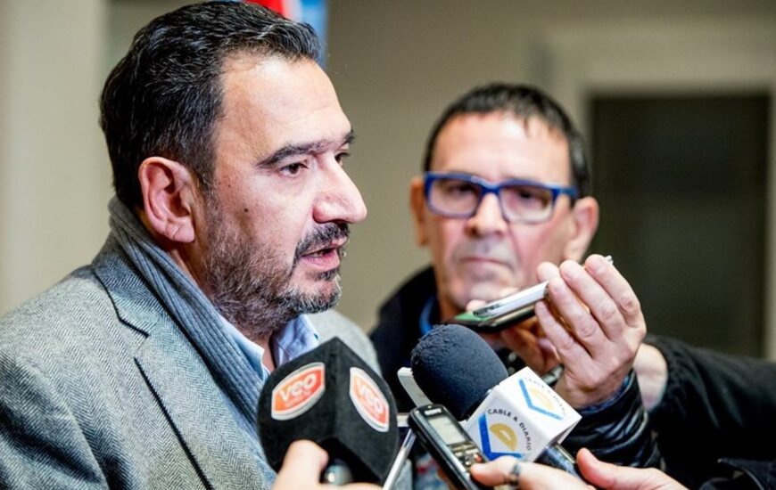 El Secretario General de FESTRAM Claudio Leoni y detrás el Secretario General del Sindicato en Arroyo Seco, Sergio Gaudio. Foto: Facebook Municipales SF