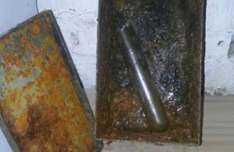 Imagen de Zavalla: Fueron a enterrar una �c&aacute;psula del tiempo� y encontraron otra